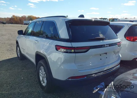 2025 Jeep Grand Cherokee Laredo 4X4 z USA, uszkodzony, nr VIN 1C4RJHAG6SC326112